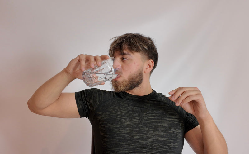 Mit Wasser einnehmen